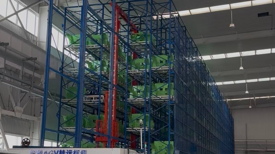 Sistema de armazenagem vertical em centro de distribuição